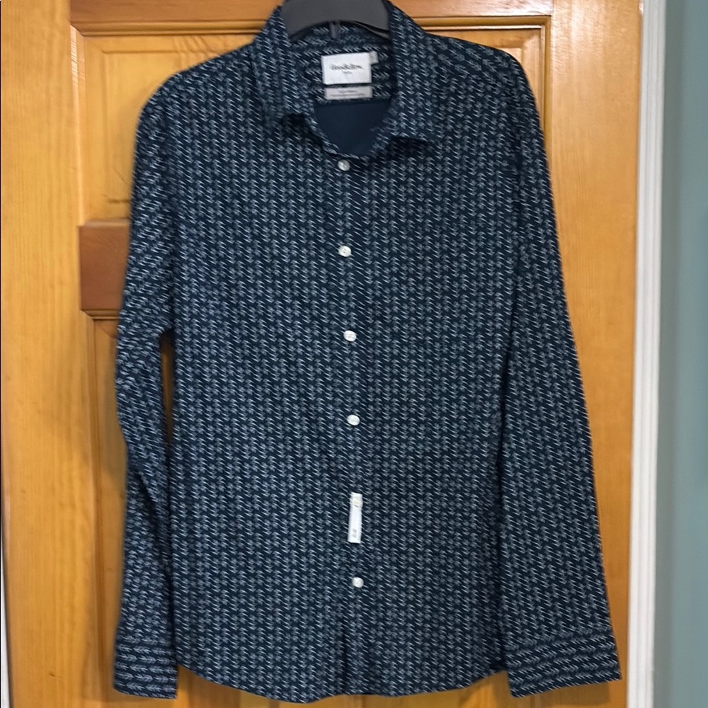 Men’s L Slim Button Down Shirt with Geometric Pattern